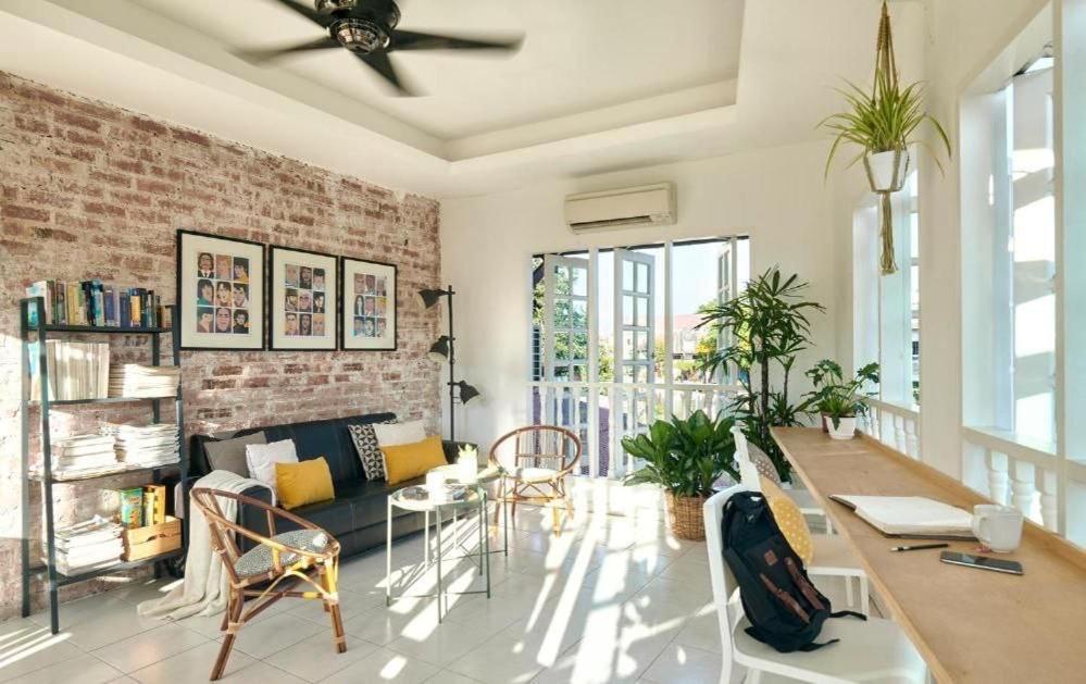 Sleepy Nomad Guesthouse Malacca Esterno foto